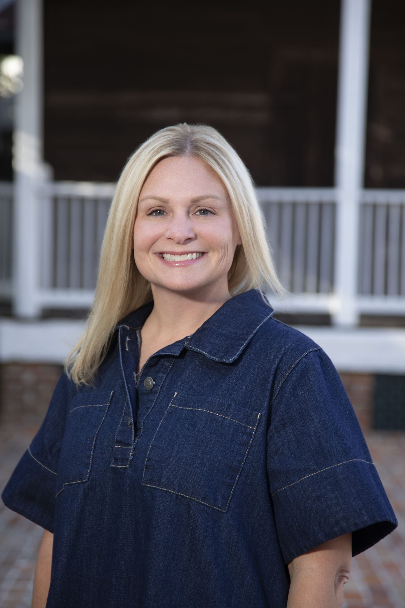 Headshot of AMY CHEEK